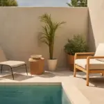 Come arredare una piccola area piscina senza appesantire lo spazio? Il trucco delle proporzioni